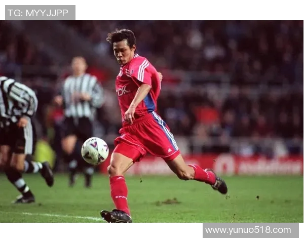 不同时期的足球明星风云人物回顾与影响分析