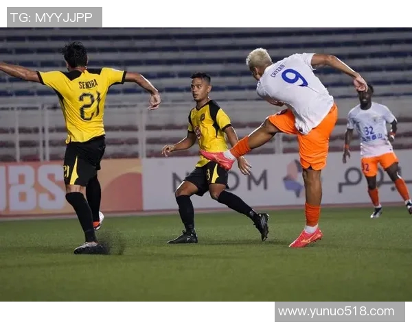 足球明星精彩瞬间高清步伐图集展现运动之美与激情