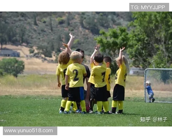 足球明星成长之路精彩瞬间全景展示与回顾